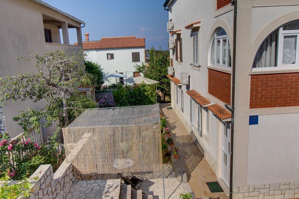 Apartment Nikolina Mali Lošinj Eksteriør billede